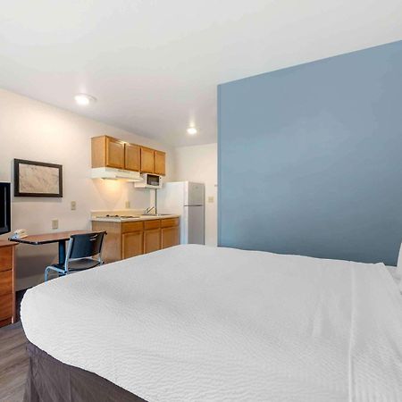 Extended Stay America Select Suites - Orlando - East Exterior photo
