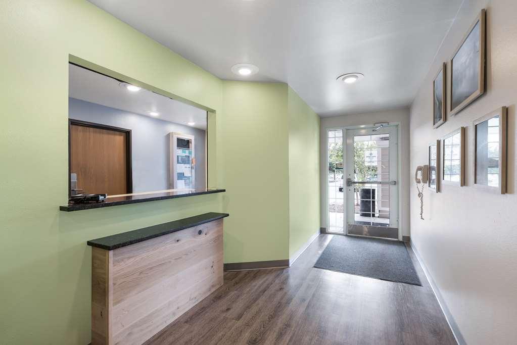 Extended Stay America Select Suites - Orlando - East Interior photo