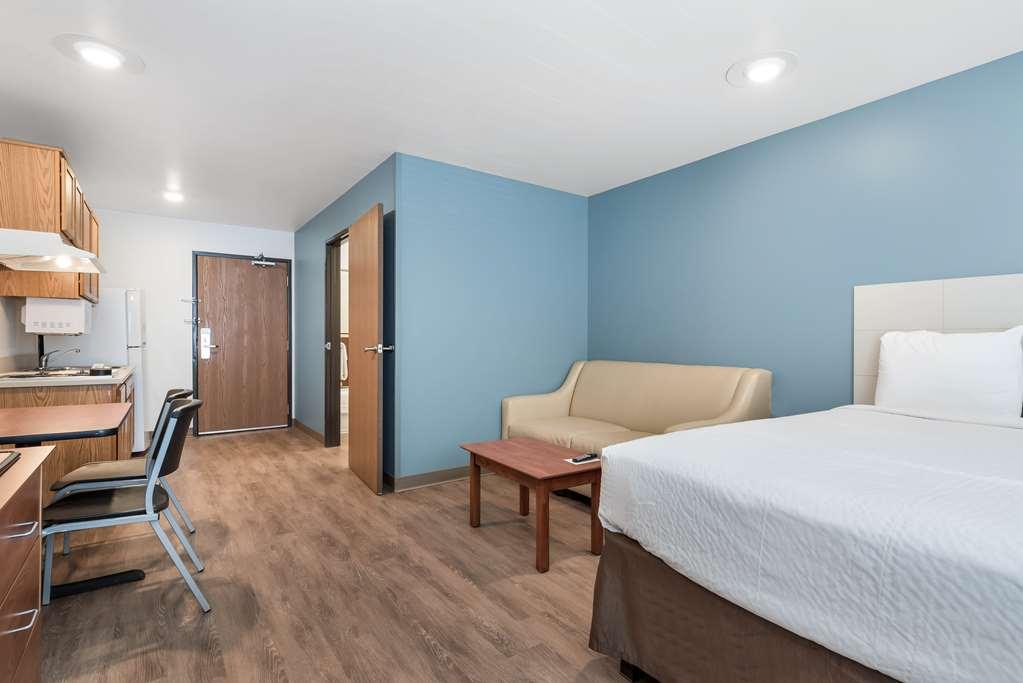 Extended Stay America Select Suites - Orlando - East Room photo