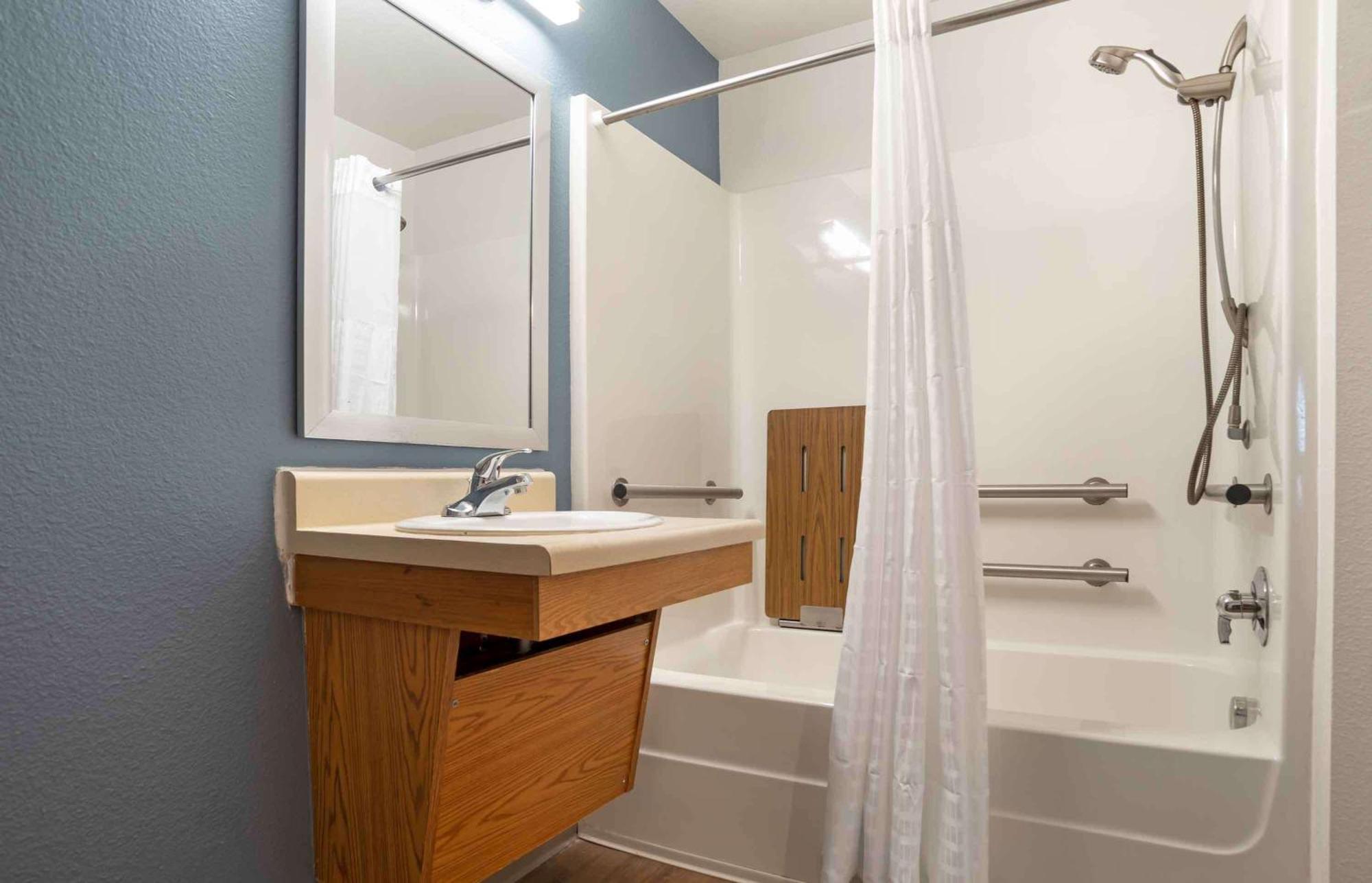 Extended Stay America Select Suites - Orlando - East Exterior photo