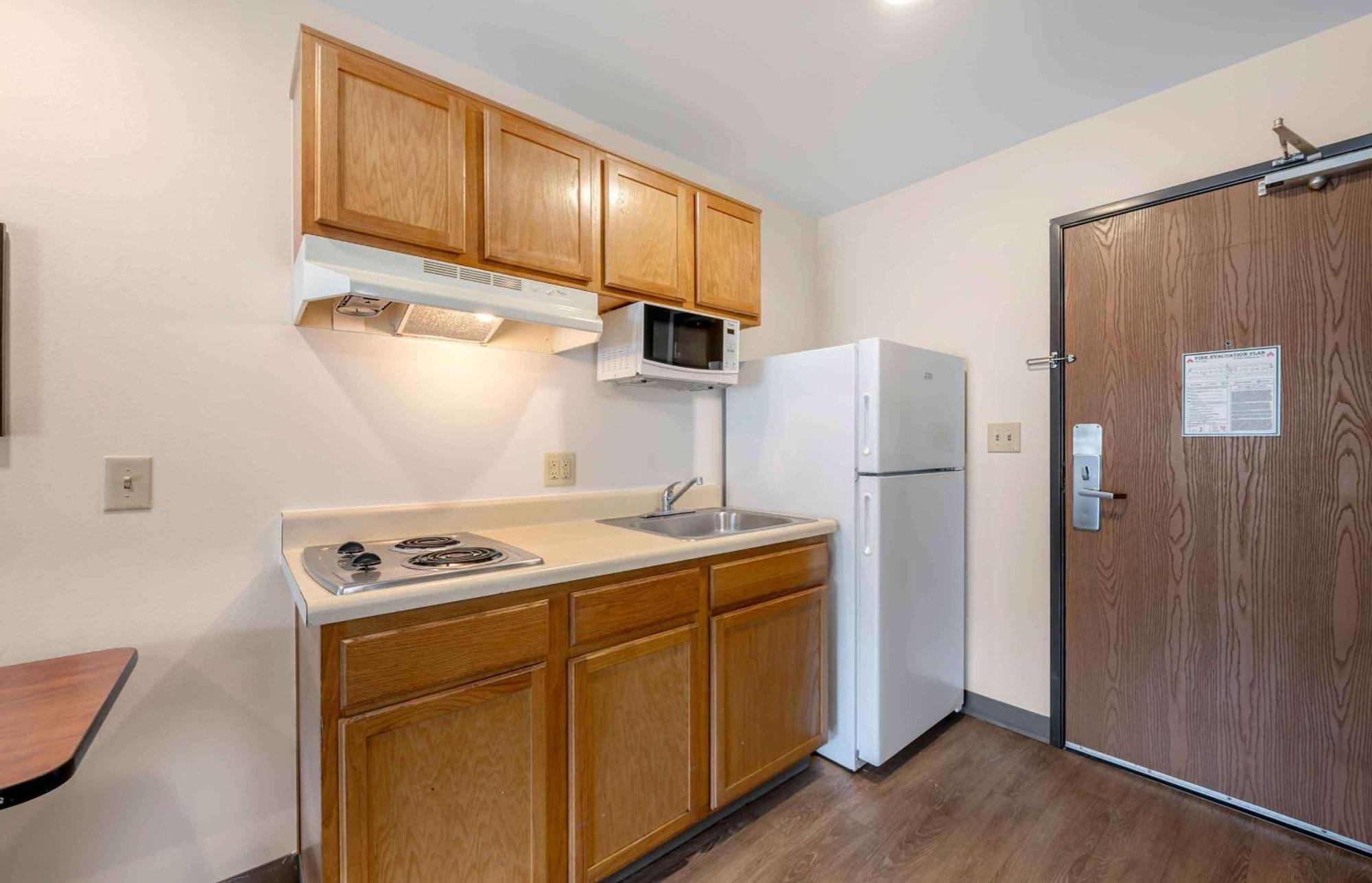 Extended Stay America Select Suites - Orlando - East Exterior photo