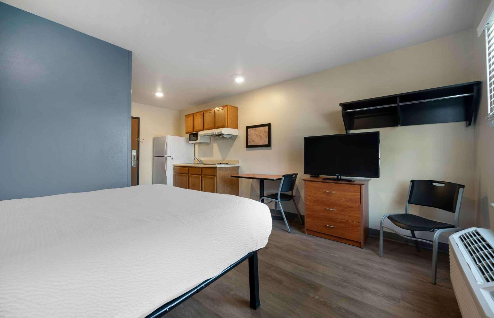 Extended Stay America Select Suites - Orlando - East Exterior photo