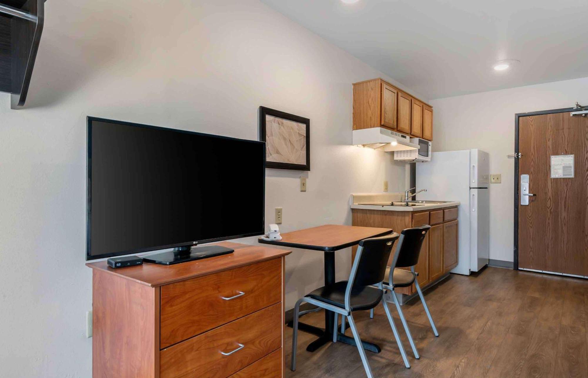 Extended Stay America Select Suites - Orlando - East Exterior photo